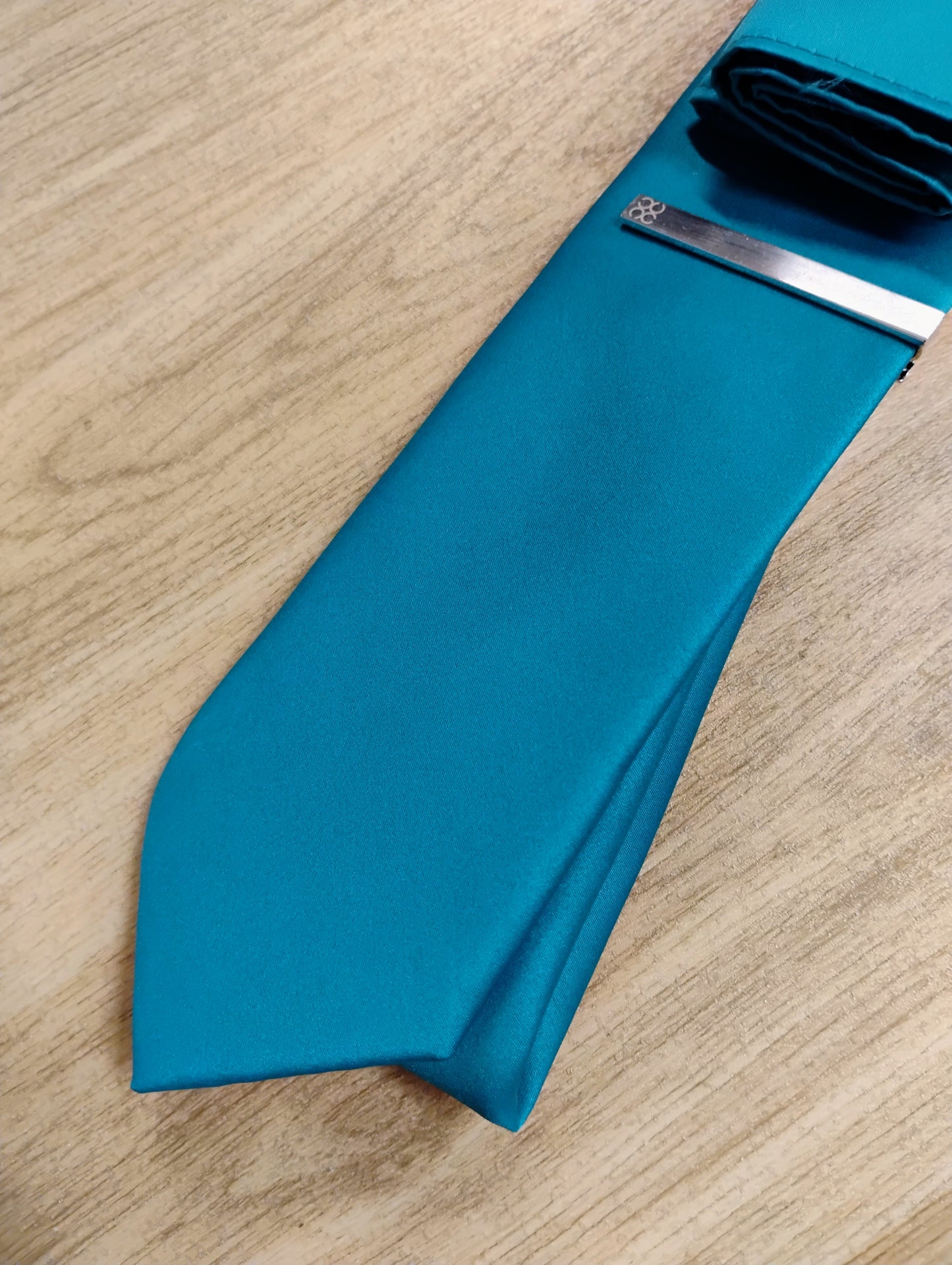 Cavani Cyan Blue Tie Set